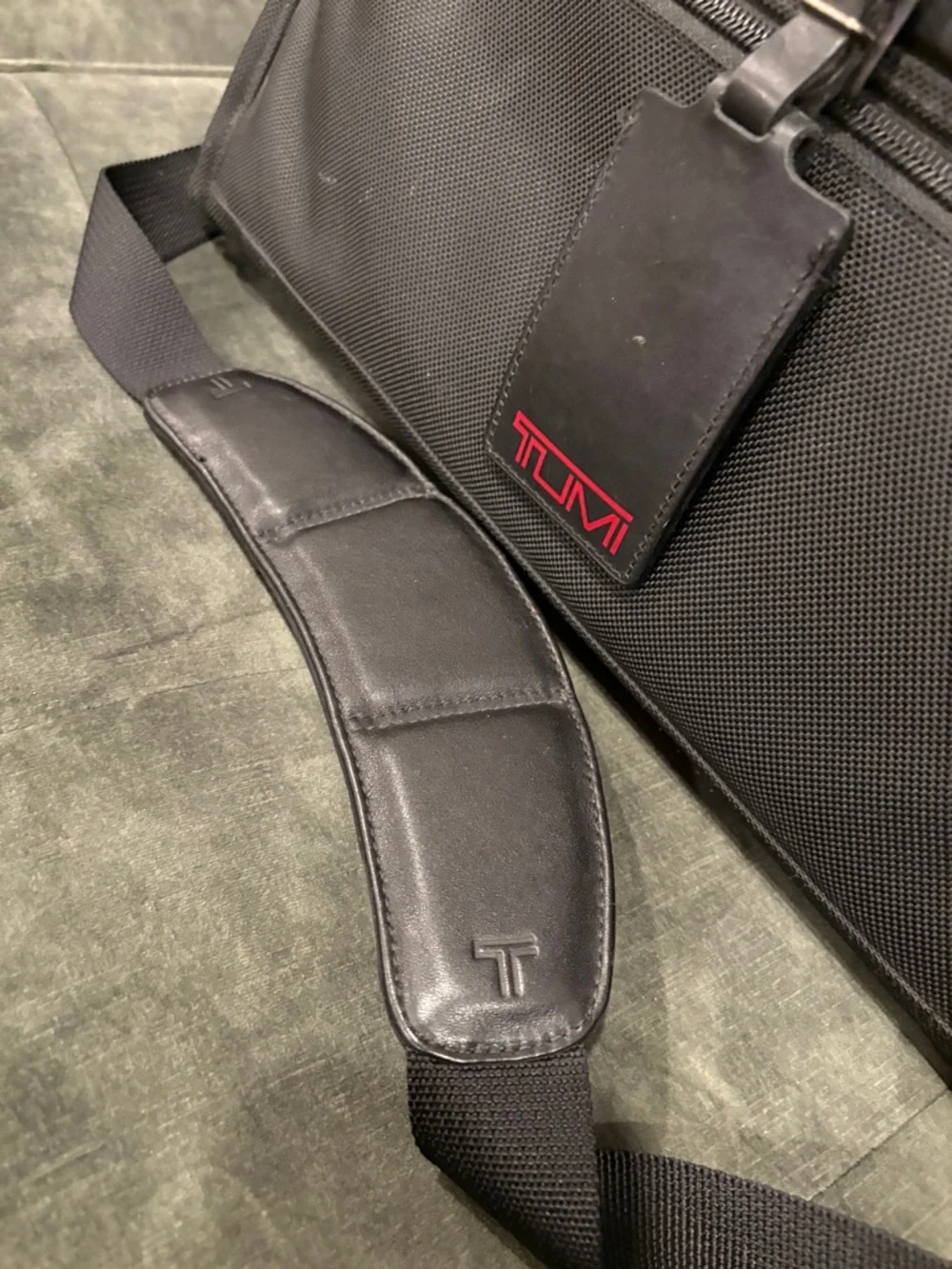 Tumi gently used